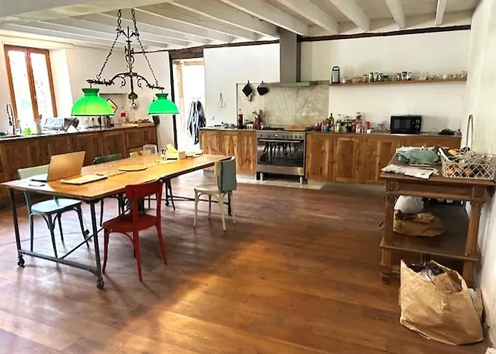 In With Private Pool * Pardaillan